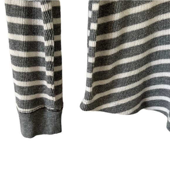 UGG Koolaburra Thermal Pullover Henley Top Women’s Size L Gray Striped Cozy - Picture 5 of 9